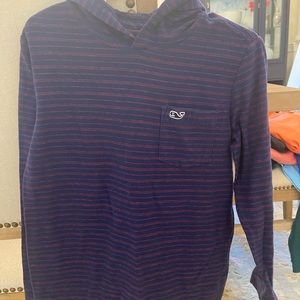 Vineyard vine hooded shirt